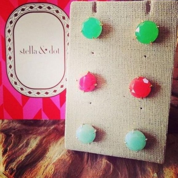 :: Stella & Dot🧞‍♂️Aqua+Silver Janice Studs - Picture 3 of 3